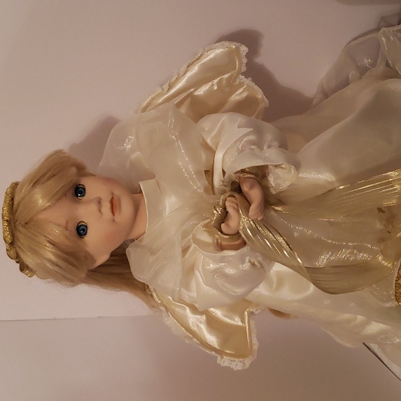 VTG Santa's Best Porcelain Animated Doll " FAITH" Long Hair, Cream and Gold Dres - Picture 4 of 10